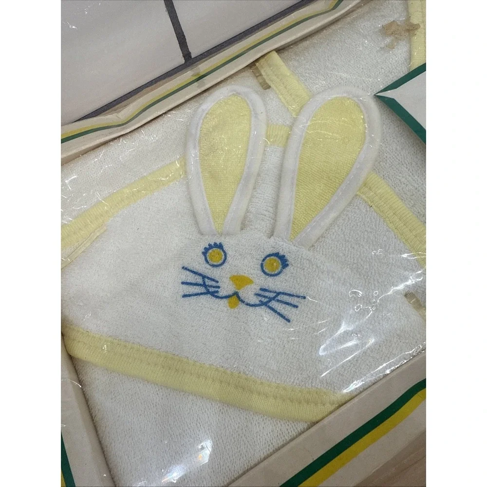 Vintage Infants Gift Set Hooded Blanket & Wash Cloth Made USA New In Box BUNNY *